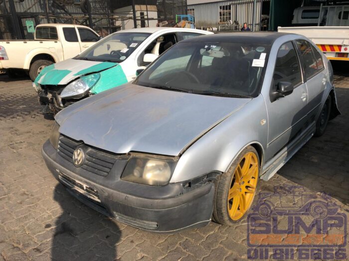 VOLKSWAGEN , JETTA 4 1 . 8 T EXECUTIVE , SILVER , 2003 ( 30115 ) - Image 8
