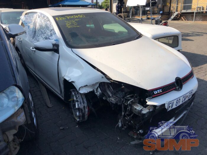 VOLKSWAGEN , GOLF VI GTI 2 . 0 TSI , WHITE , 2011 ( 29648 ) - Image 2