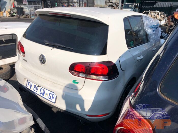 VOLKSWAGEN , GOLF VI GTI 2 . 0 TSI , WHITE , 2011 ( 29648 ) - Image 3