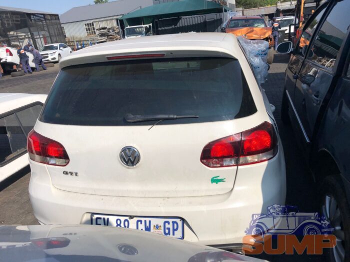 VOLKSWAGEN , GOLF VI GTI 2 . 0 TSI , WHITE , 2011 ( 29648 ) - Image 4