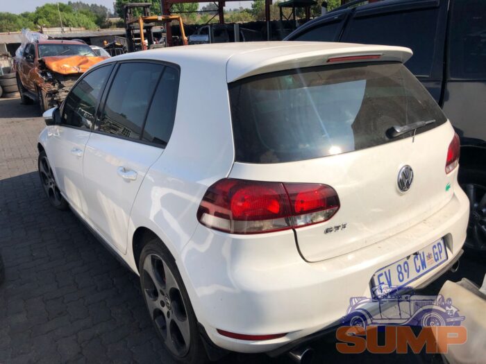 VOLKSWAGEN , GOLF VI GTI 2 . 0 TSI , WHITE , 2011 ( 29648 ) - Image 5