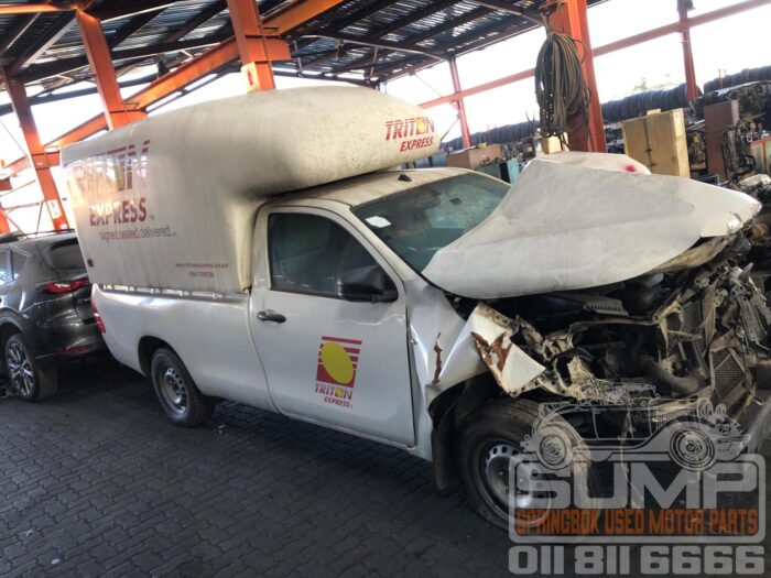 TOYOTA , HILUX 2 . 4 GD S S / C , WHITE , 2020 ( 30677 ) - Image 3
