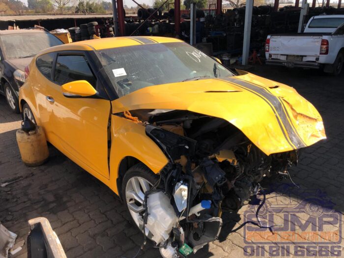 HYUNDAI , VELOSTER 1 . 6 GDI EXECUTIVE DCT , YELLOW , 2014 ( 30163 ) - Image 2