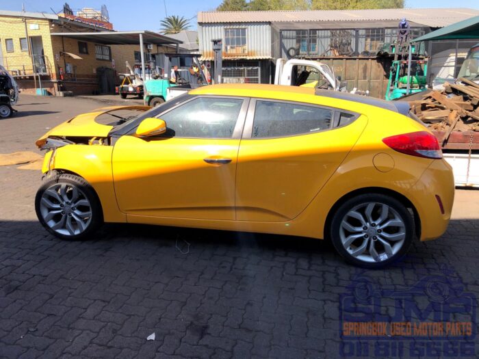 HYUNDAI , VELOSTER 1 . 6 GDI EXECUTIVE DCT , YELLOW , 2014 ( 30163 ) - Image 7