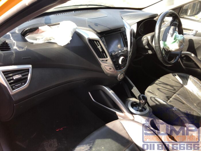HYUNDAI , VELOSTER 1 . 6 GDI EXECUTIVE DCT , YELLOW , 2014 ( 30163 ) - Image 10