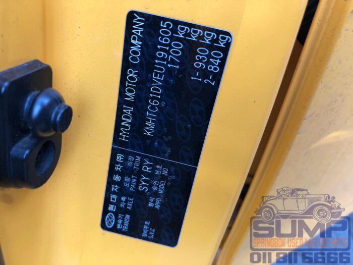 HYUNDAI , VELOSTER 1 . 6 GDI EXECUTIVE DCT , YELLOW , 2014 ( 30163 ) - Image 11