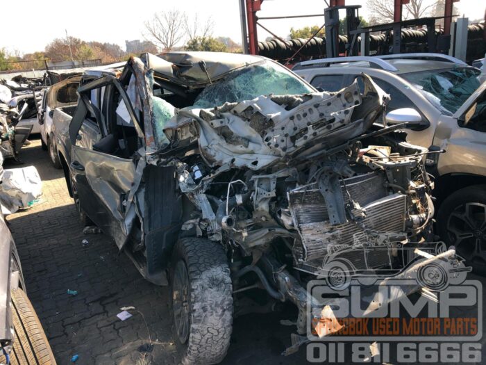 TOYOTA , HILUX 2 . 8 GD - 6 RB LEGEND 4 X 4 A / T D / C , BRONZE , 2023 ( 30686 ) - Image 2