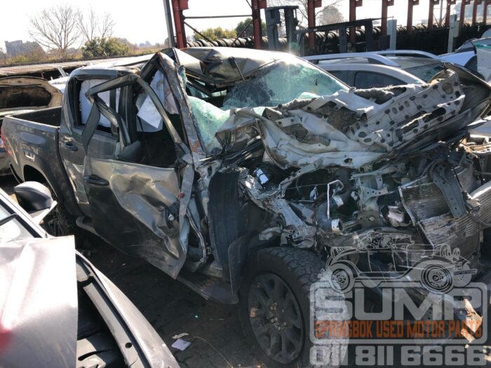 TOYOTA , HILUX 2 . 8 GD - 6 RB LEGEND 4 X 4 A / T D / C , BRONZE , 2023 ( 30686 ) - Image 3