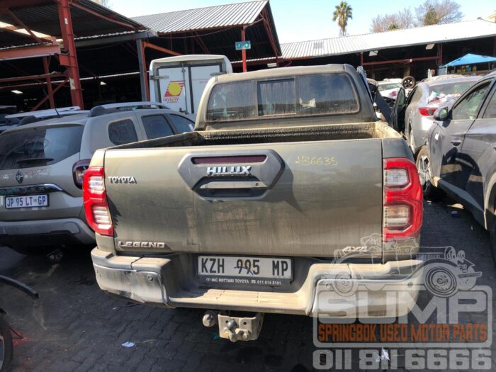 TOYOTA , HILUX 2 . 8 GD - 6 RB LEGEND 4 X 4 A / T D / C , BRONZE , 2023 ( 30686 ) - Image 5