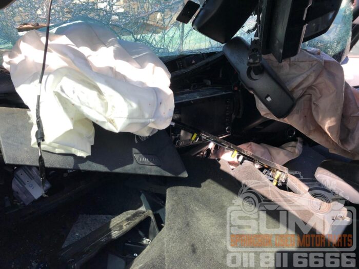 TOYOTA , HILUX 2 . 8 GD - 6 RB LEGEND 4 X 4 A / T D / C , BRONZE , 2023 ( 30686 ) - Image 9