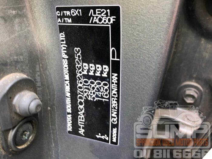 TOYOTA , HILUX 2 . 8 GD - 6 RB LEGEND 4 X 4 A / T D / C , BRONZE , 2023 ( 30686 ) - Image 11