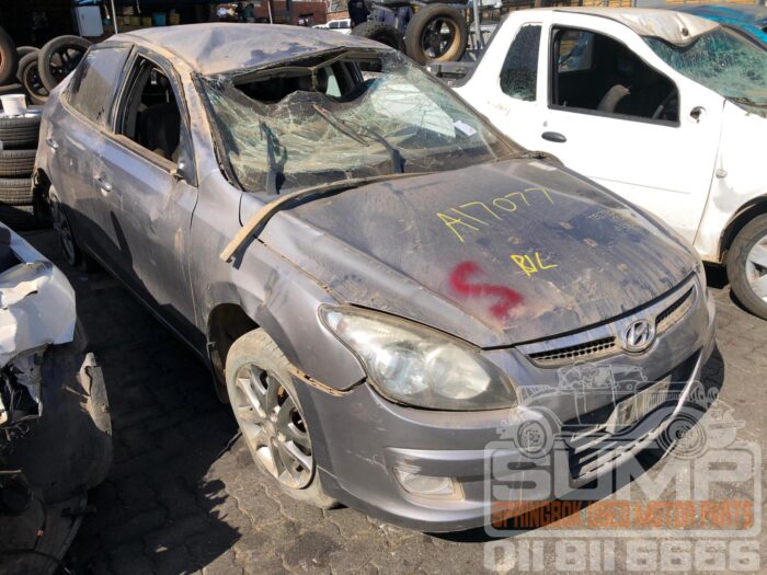 HYUNDAI , i 30 1 . 6 , GRAY , 2011 ( 30705 ) - Image 2