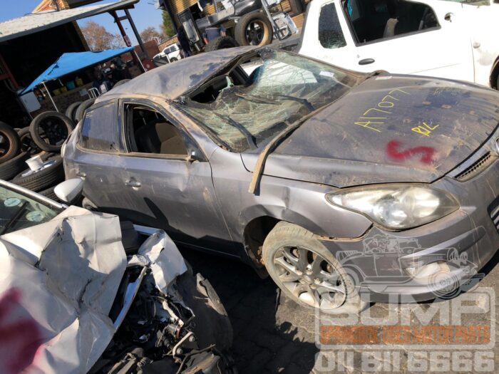 HYUNDAI , i 30 1 . 6 , GRAY , 2011 ( 30705 ) - Image 3