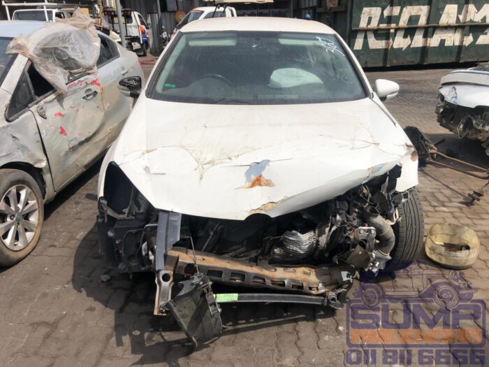 VOLKSWAGEN , GOLF VI 1 . 6 i TRENDLINE , WHITE , 2010 ( 30157 )