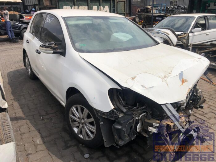 VOLKSWAGEN , GOLF VI 1 . 6 i TRENDLINE , WHITE , 2010 ( 30157 ) - Image 2