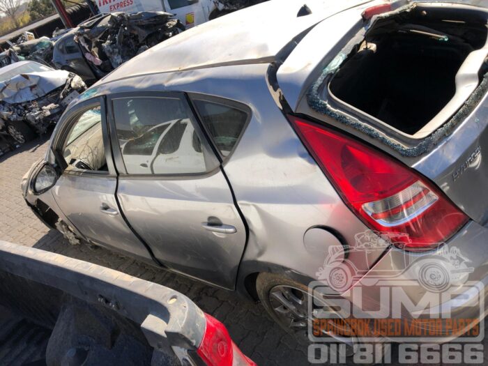 HYUNDAI , i 30 1 . 6 , GRAY , 2011 ( 30705 ) - Image 7