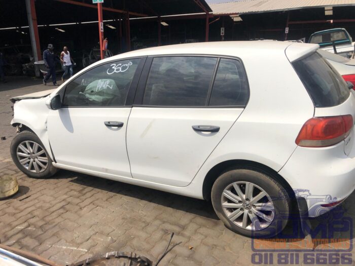 VOLKSWAGEN , GOLF VI 1 . 6 i TRENDLINE , WHITE , 2010 ( 30157 ) - Image 7