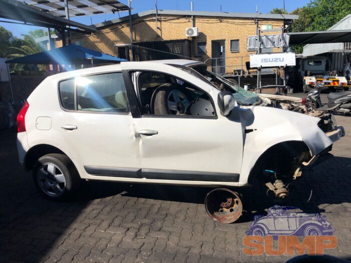RENAULT , SANDERO 1 . 6 CUP , WHITE , 2013 ( 29671 ) - Image 3