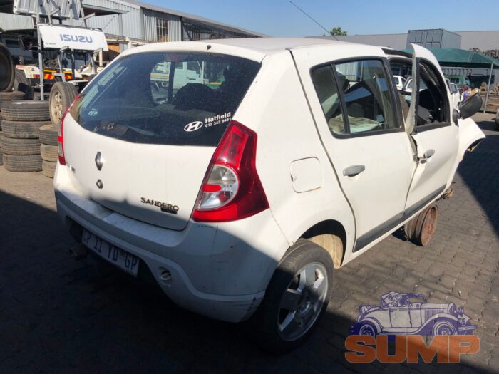 RENAULT , SANDERO 1 . 6 CUP , WHITE , 2013 ( 29671 ) - Image 4