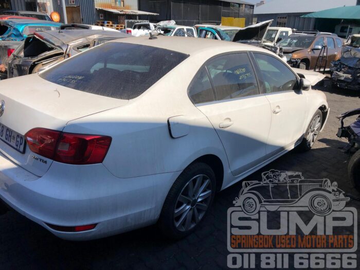 VOLKSWAGEN , JETTA VI 2 . 0 T Di HIGHLINER , WHITE , 2012 ( 30717 ) - Image 4