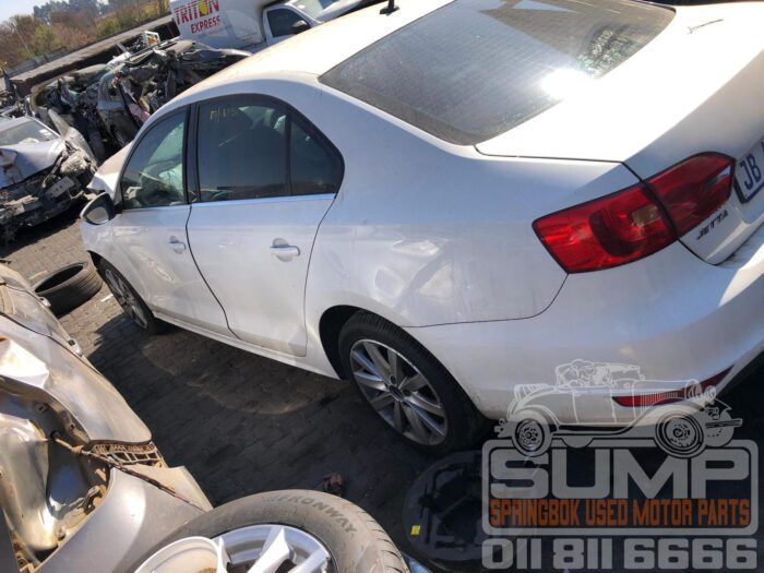 VOLKSWAGEN , JETTA VI 2 . 0 T Di HIGHLINER , WHITE , 2012 ( 30717 ) - Image 8