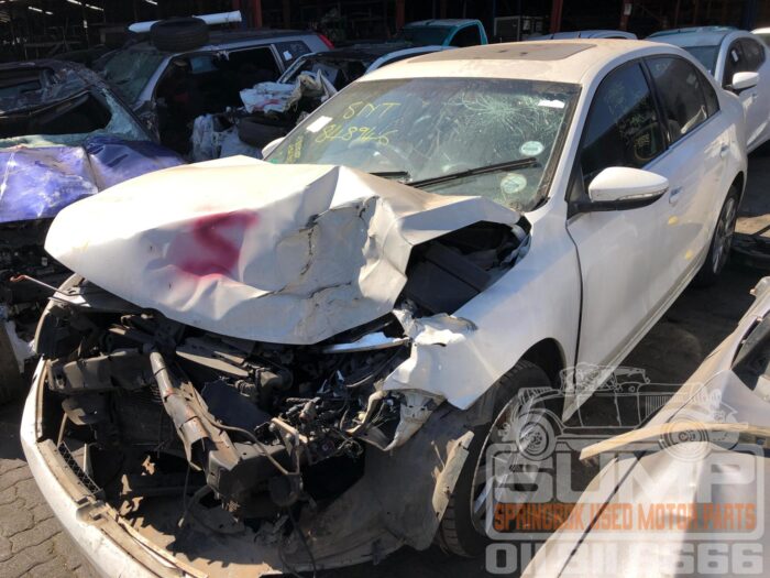 VOLKSWAGEN , JETTA VI 2 . 0 T Di HIGHLINER , WHITE , 2012 ( 30717 ) - Image 9