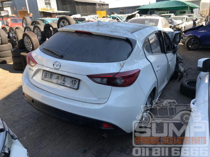 MAZDA , MAZDA 3 2 . 0 INDIVIDIUAL 5 DR , WHITE , 2016 ( 30706 ) - Image 4