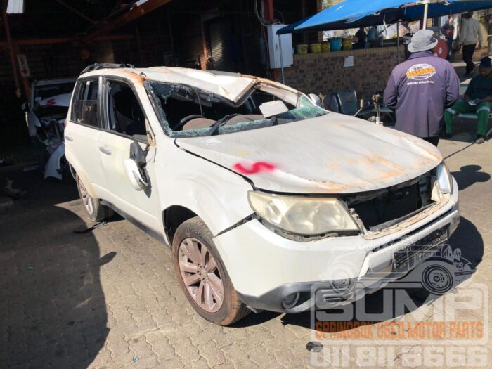 SUBARU , FORESTER 2 . 5 XS , WHITE , 2012 ( 30659 ) - Image 2