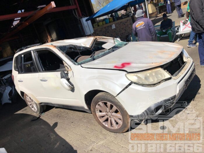 SUBARU , FORESTER 2 . 5 XS , WHITE , 2012 ( 30659 ) - Image 3