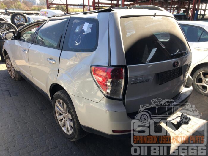 SUBARU , FORESTER 2 . 5 XS , WHITE , 2012 ( 30659 ) - Image 6