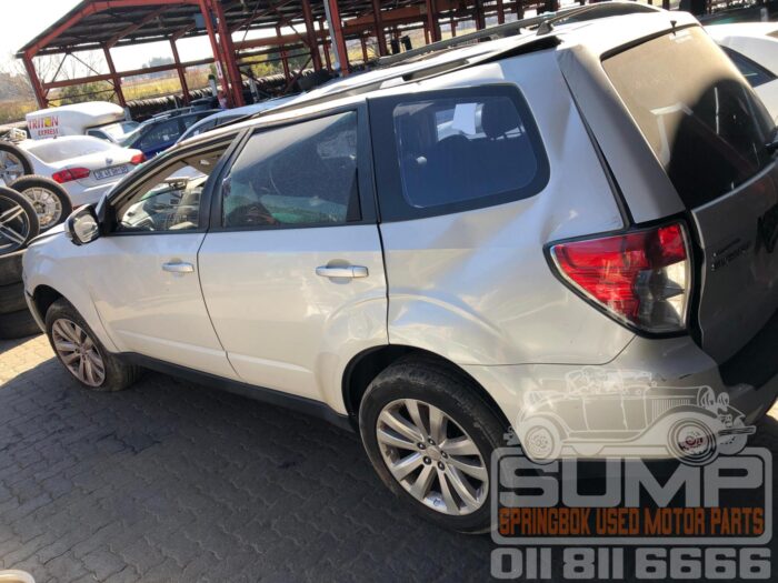SUBARU , FORESTER 2 . 5 XS , WHITE , 2012 ( 30659 ) - Image 7