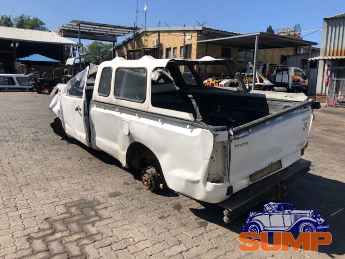 TOYOTA , HILUX 2 . 5 D - 4 D P / U S / C , WHITE , 2012 ( 29672 ) - Image 6