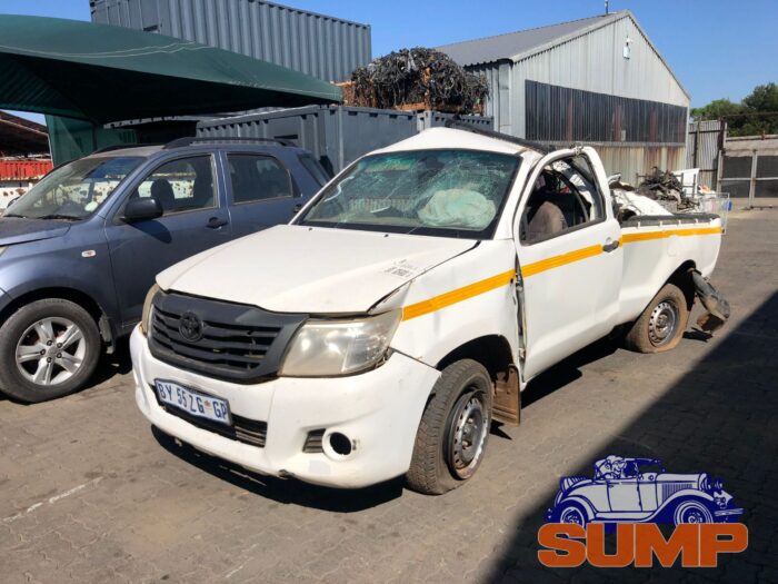 TOYOTA , HILUX 2 . 0 VV Ti P / U S / C , WHITE , 2012 ( 29673 ) - Image 8