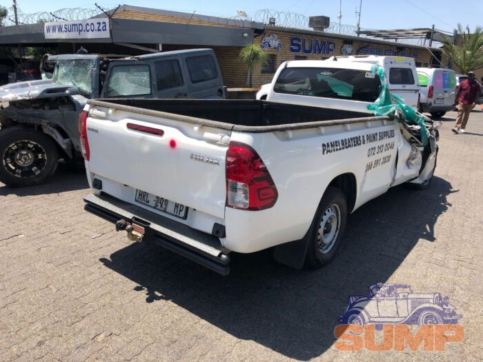 TOYOTA , HILUX 2 . 0 VVTI S S / C , WHITE , 2015 ( 29694 ) - Image 4