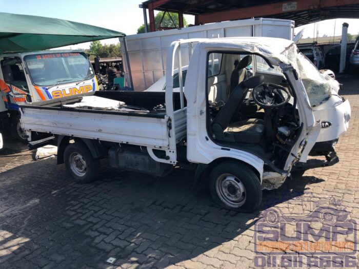 KIA , K 2700 WORKHORSE P / U S / C , WHITE , 2011 ( 30179 ) - Image 3