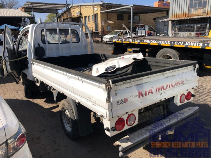 KIA , K 2700 WORKHORSE P / U S / C , WHITE , 2011 ( 30179 ) - Image 6