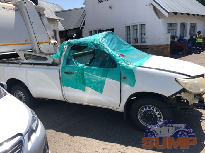 TOYOTA , HILUX 2 . 0 VVTI P / U S / C , WHITE , 2012 ( 29714 ) - Image 3