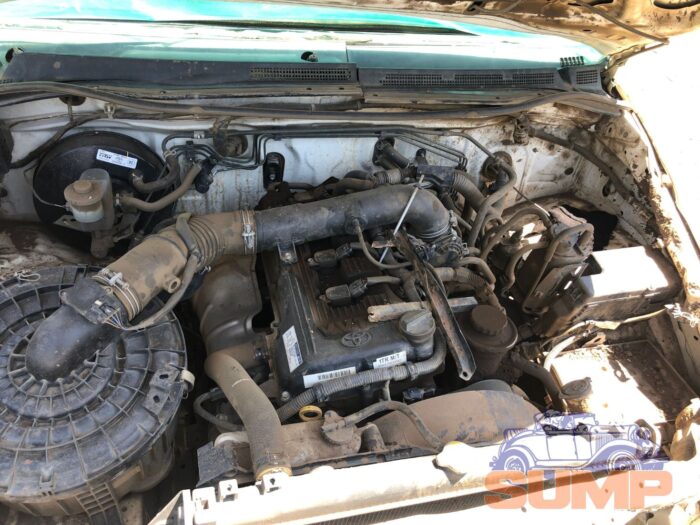 TOYOTA , HILUX 2 . 0 VVTI P / U S / C , WHITE , 2012 ( 29714 ) - Image 9