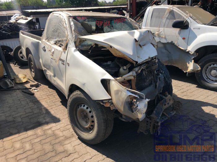 TOYOTA , HILUX 2 . 5 D - 4 D P / U S / C , WHITE , 2009 ( 30186 ) - Image 2