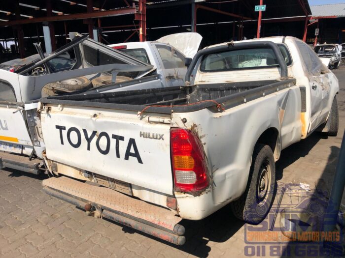 TOYOTA , HILUX 2 . 5 D - 4 D P / U S / C , WHITE , 2009 ( 30186 ) - Image 4