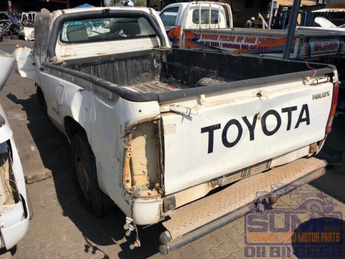 TOYOTA , HILUX 2 . 5 D - 4 D P / U S / C , WHITE , 2009 ( 30186 ) - Image 6