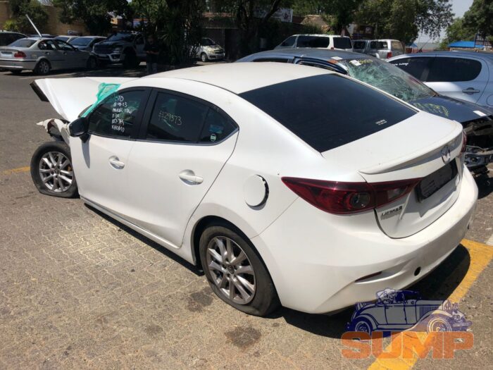 MAZDA , MAZDA 3 1 . 6 DYNAMIC A / T , WHITE , 2015 ( 29712 ) - Image 6