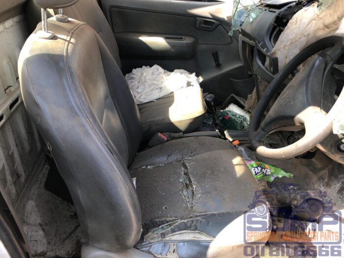 TOYOTA , HILUX 2 . 5 D - 4 D P / U S / C , WHITE , 2009 ( 30186 ) - Image 11
