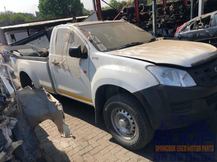 ISUZU , KB 250 D - TEQ FLEETSIDE SAFETY P / U S / C , WHITE , 2014 ( 30177 ) - Image 3