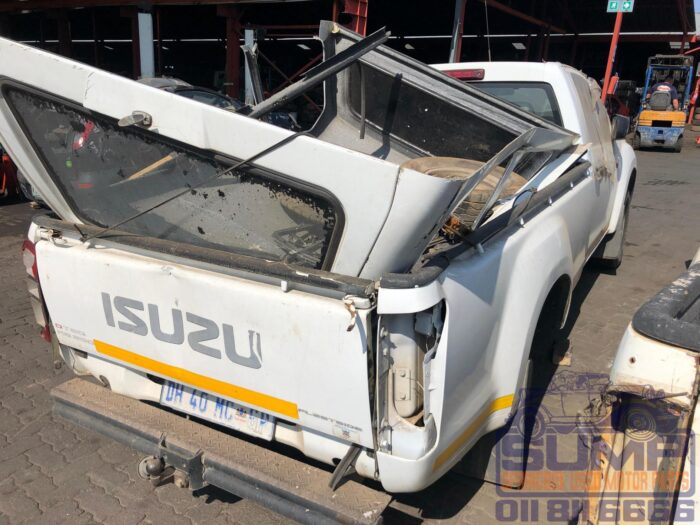 ISUZU , KB 250 D - TEQ FLEETSIDE SAFETY P / U S / C , WHITE , 2014 ( 30177 ) - Image 4