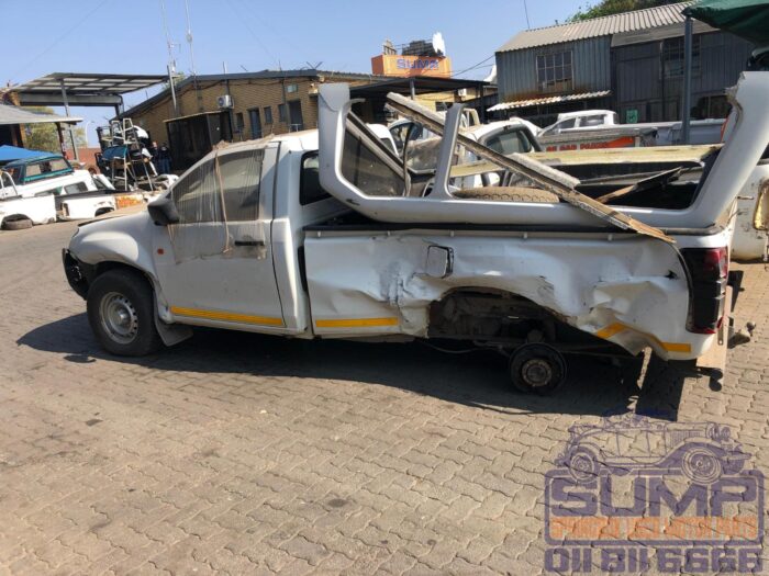 ISUZU , KB 250 D - TEQ FLEETSIDE SAFETY P / U S / C , WHITE , 2014 ( 30177 ) - Image 7