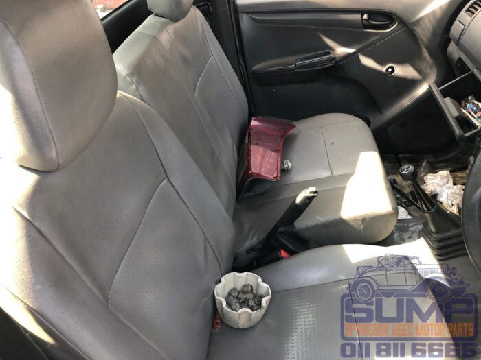 ISUZU , KB 250 D - TEQ FLEETSIDE SAFETY P / U S / C , WHITE , 2014 ( 30177 ) - Image 10