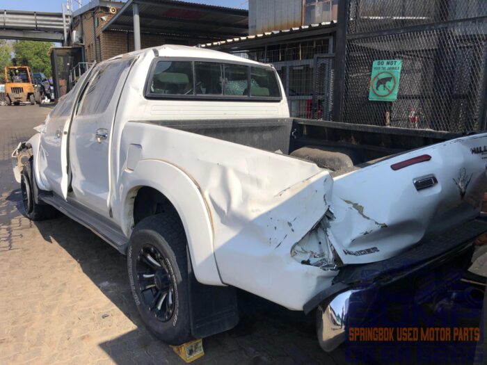 TOYOTA , HILUX 3 . 0 D - 4 D RAIDER R / B P / U D / C , WHITE , 2010 ( 30187 ) - Image 5