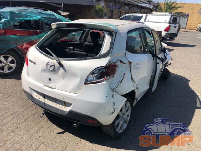 MAZDA , MAZDA 2 1 . 3 DYNAMIC , WHITE , 2010 ( 29709 ) - Image 5