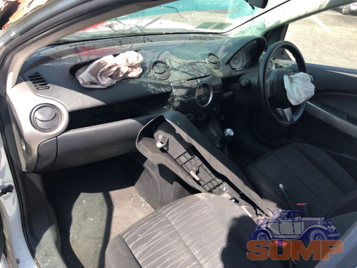 MAZDA , MAZDA 2 1 . 3 DYNAMIC , WHITE , 2010 ( 29709 ) - Image 10